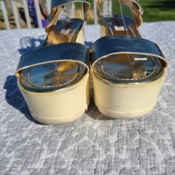 Steve Madden Surfside Vintage Platform Metallic Gold Sandal - Picture 3 of 13